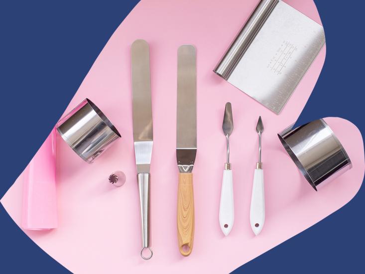 The beginner’s cake-decorating kit